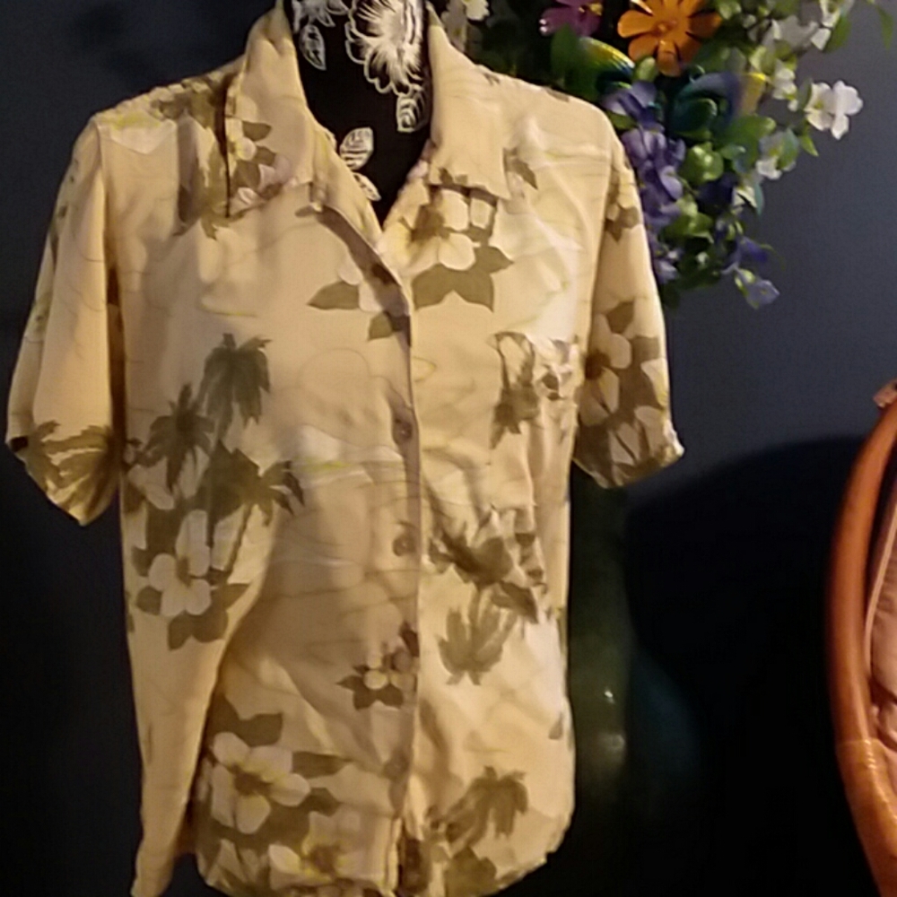 White Stag Hawaiian shirt